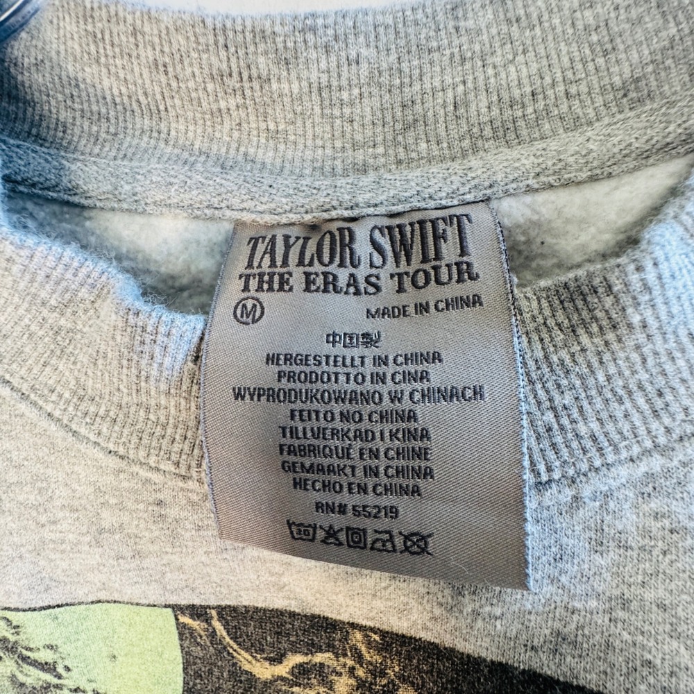 Taylor Swift‎ Eras Tour Crewneck Sweatshirt Gray Graphic Pullover Medium Merch - Picture 3 of 8